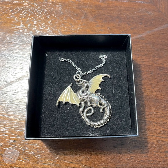Glow in the Dark Dragon Necklace - Picture 1 of 2